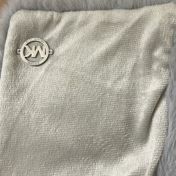 Michael kors scarf lite gray brand new - Picture 2 of 5